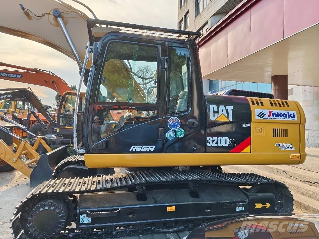 CAT 320 D2 L Beltegraver
