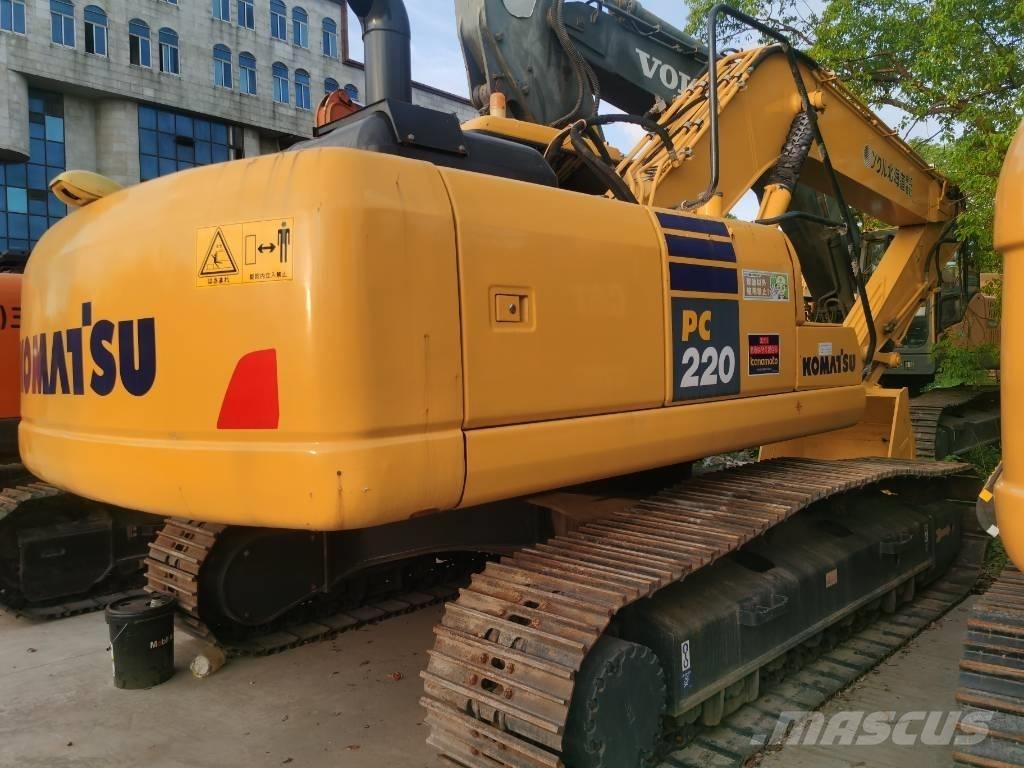 Komatsu PC 220-7 Beltegraver