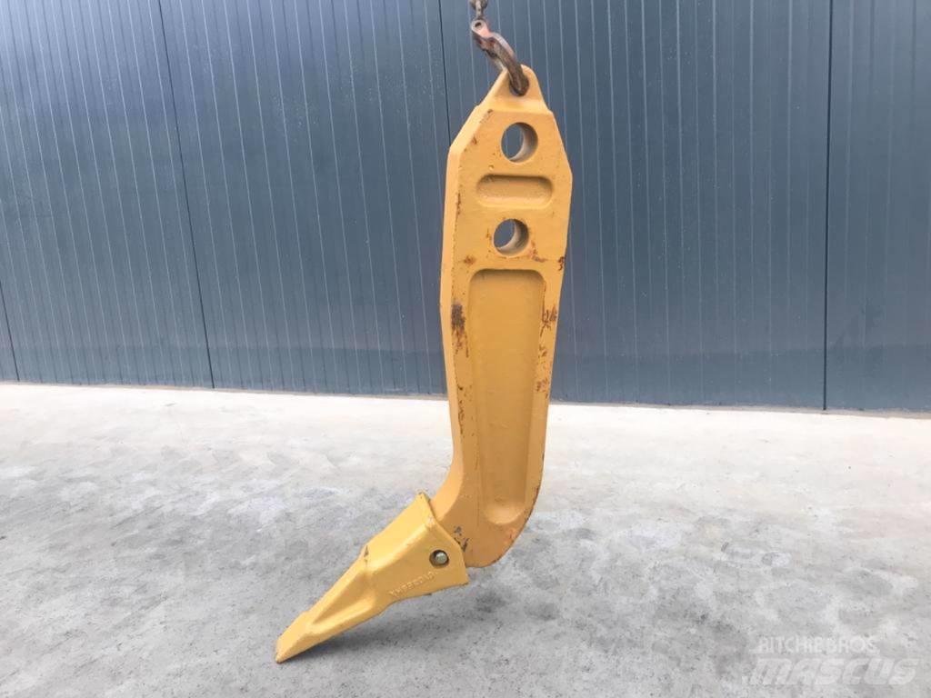 Komatsu D61 Shank Rippere