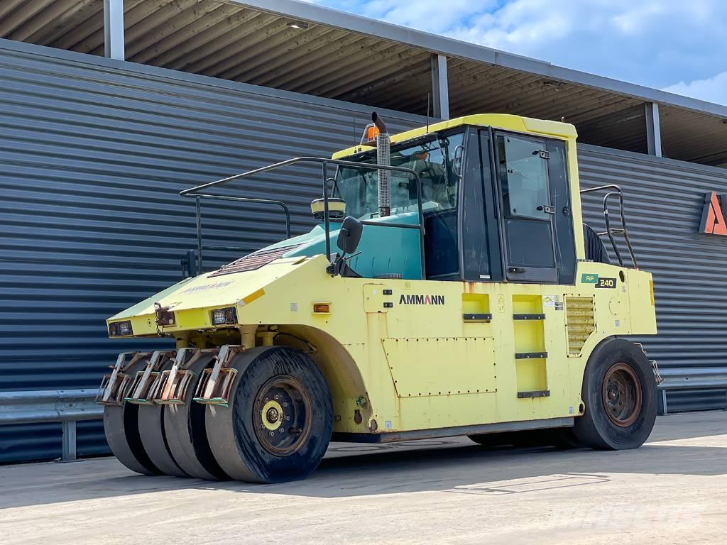 Ammann AP 240 Gummihjulsvalser