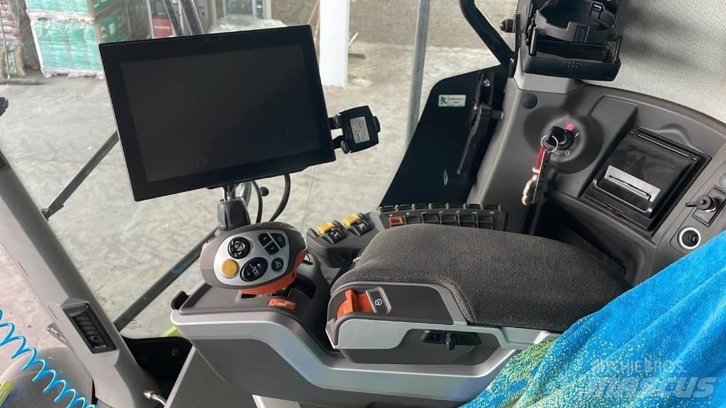 CLAAS LEXION 7700 TT Skurtreskere
