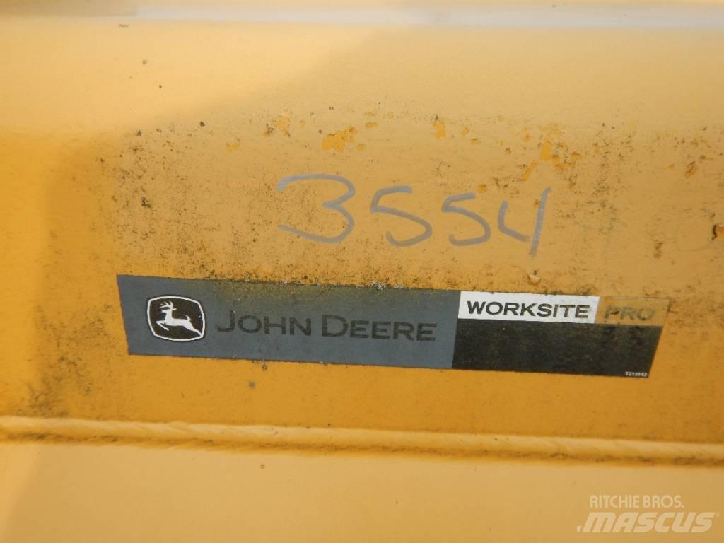 John Deere AT340424 Skuffer