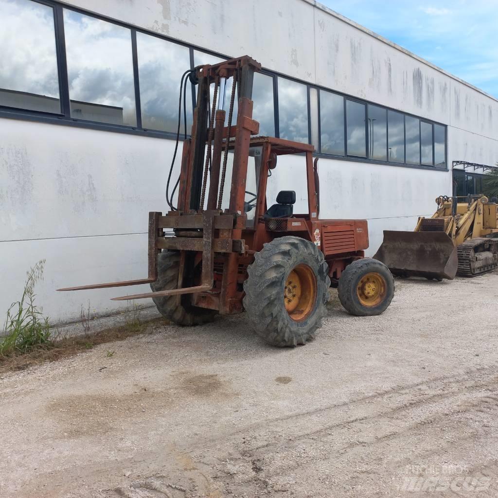 Manitou 4RM30G Diesel Trucker