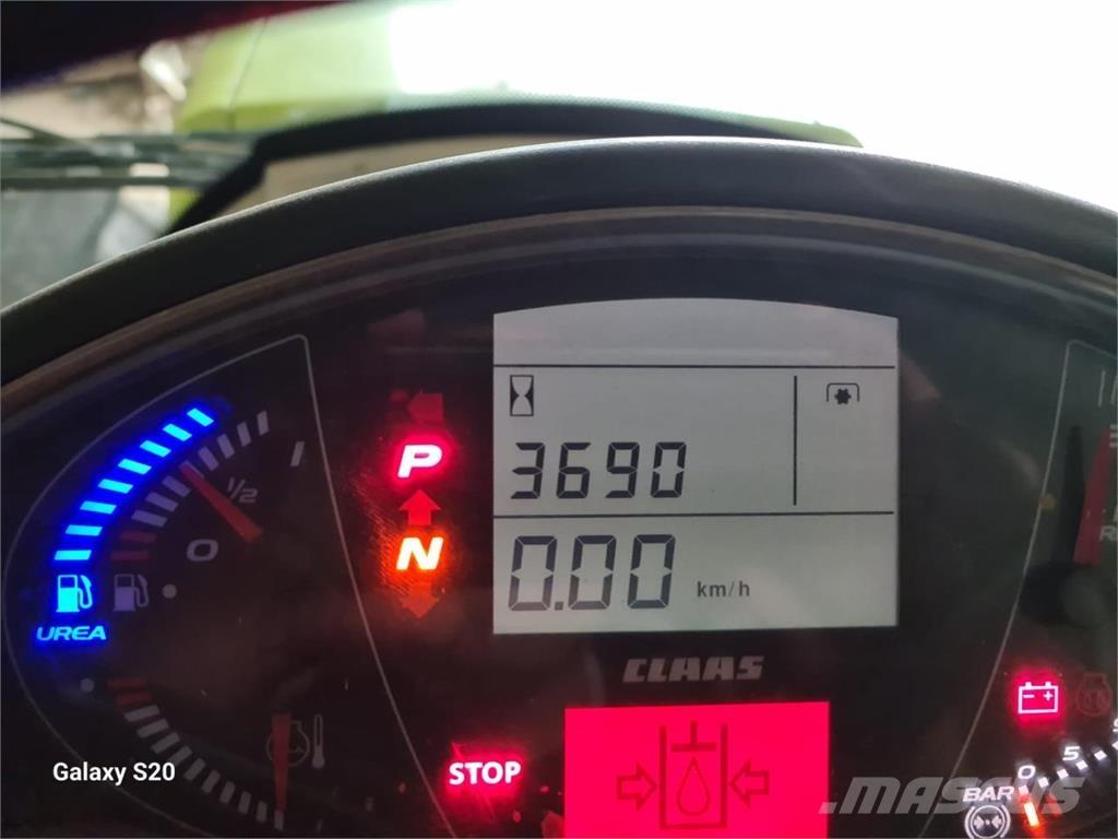 CLAAS Axion 810 Traktorer