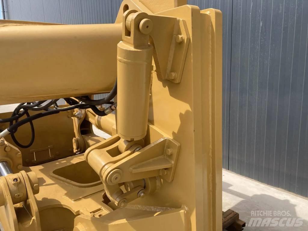 CAT D8T Rippere