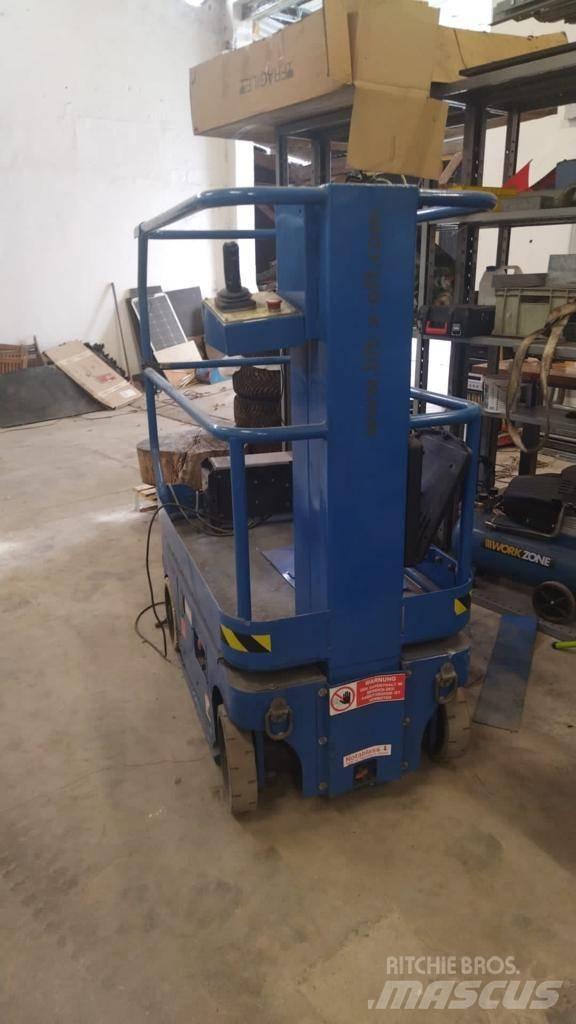 UpRight TM12 Sakselifter