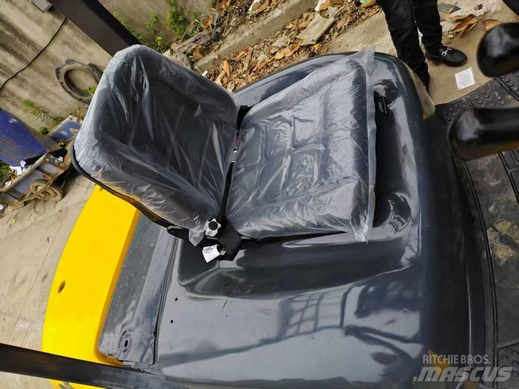 Komatsu FD 30 T-17 Diesel Trucker