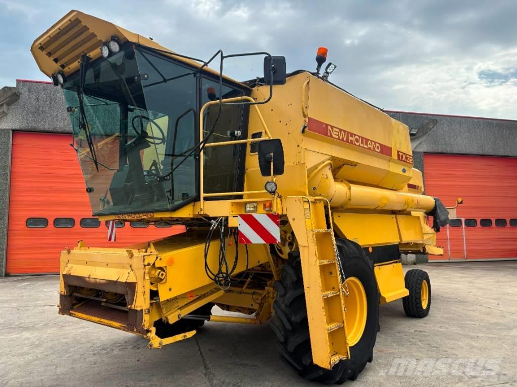 New Holland TX 32 Skurtreskere