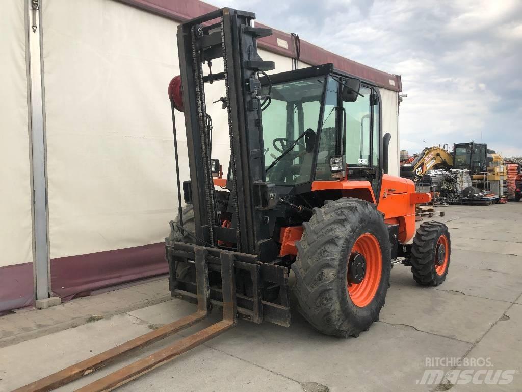 JCB 930-4 Terrenggående gaffeltruck