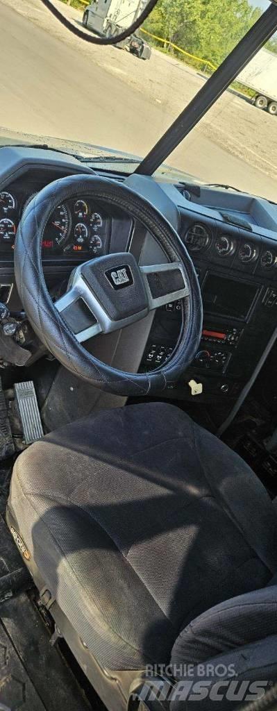 CAT CT 660 Tippbil