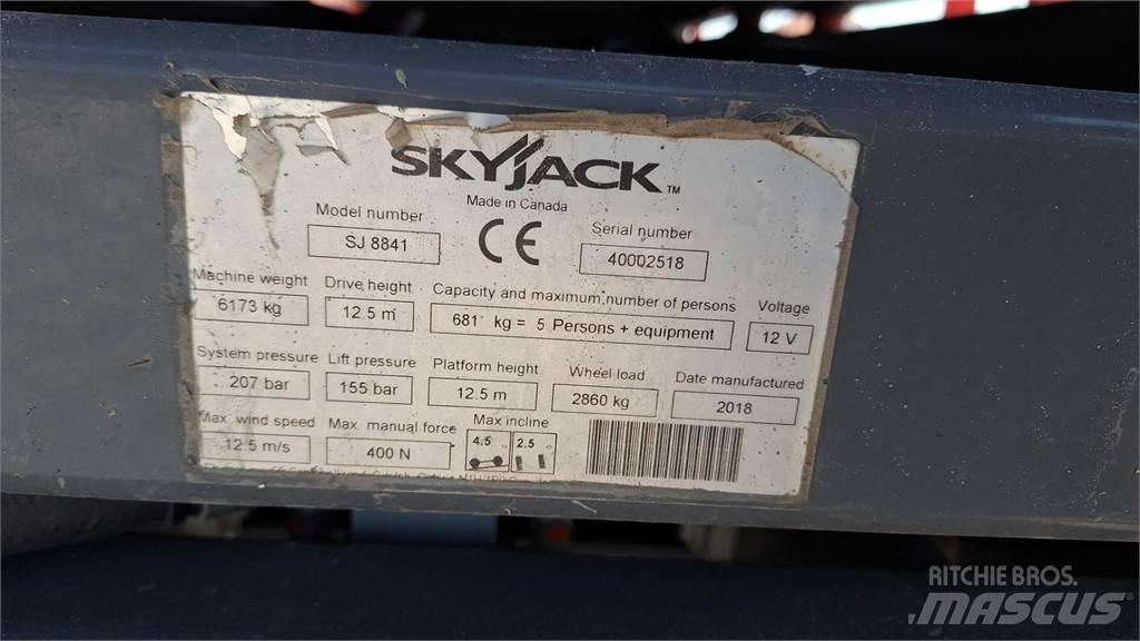 SkyJack 8841RT Sakselifter