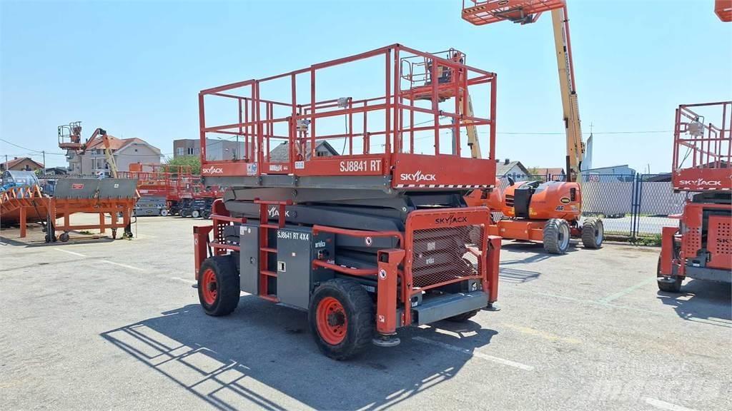 SkyJack 8841RT Sakselifter