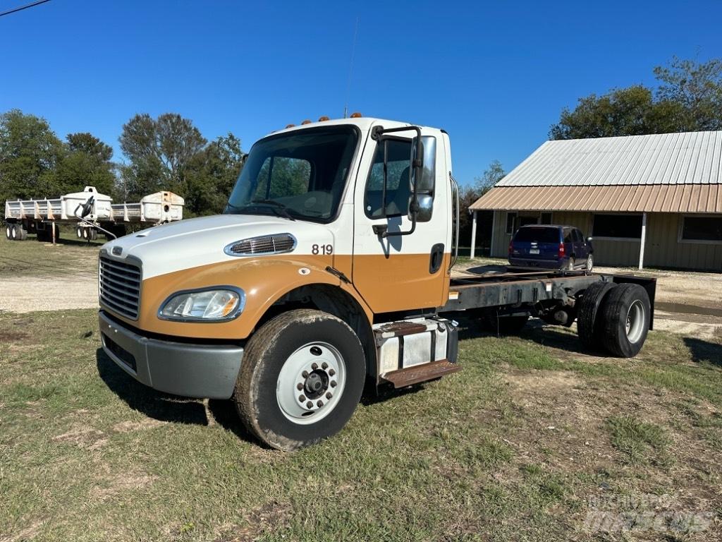 Freightliner M 106 Chassis