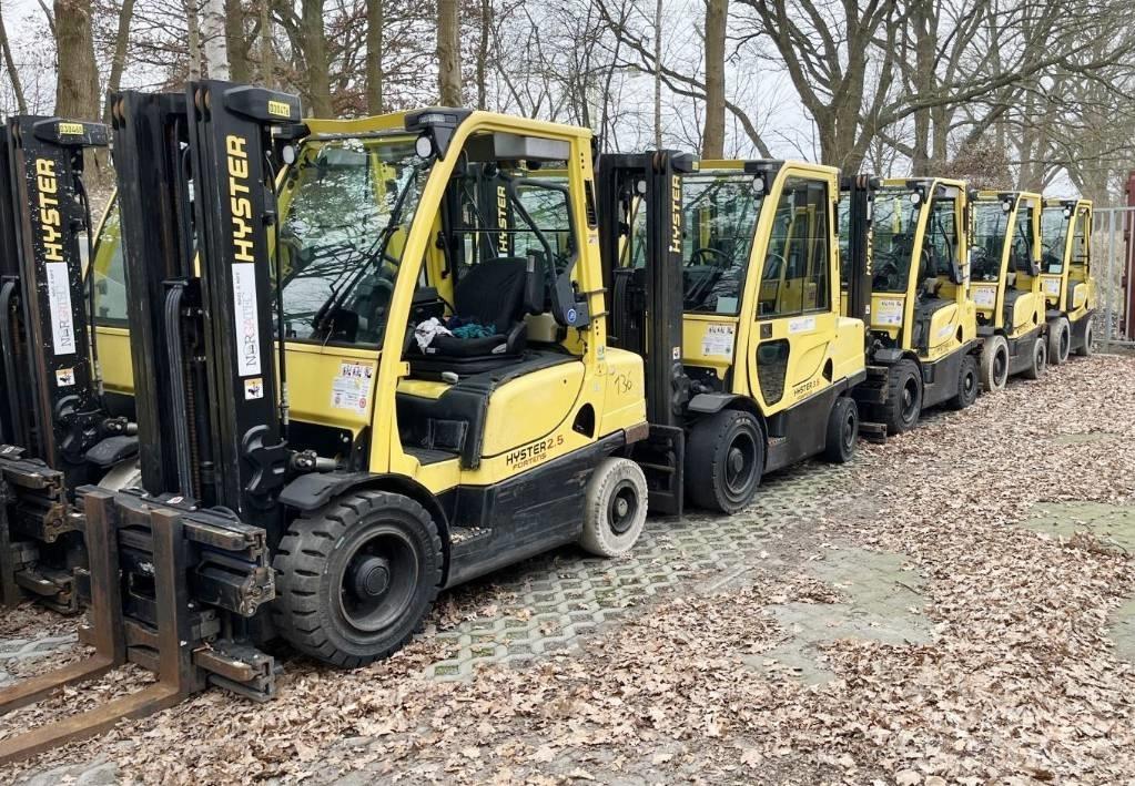 Hyster H2.5FT Diesel Trucker