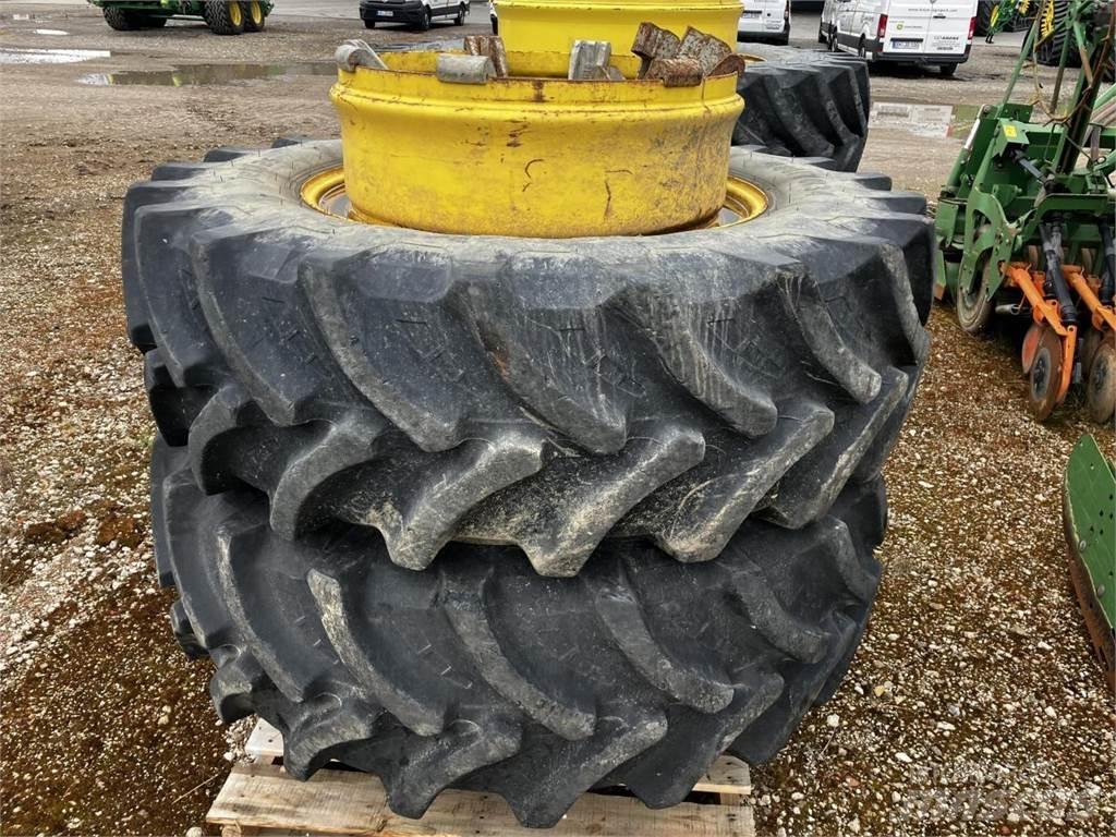 Petlas 480/70R34 Dekk, hjul og felger
