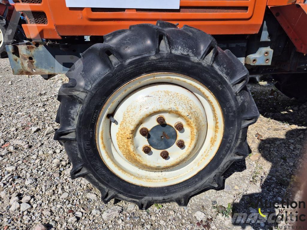 Kubota L1-205D Traktorer