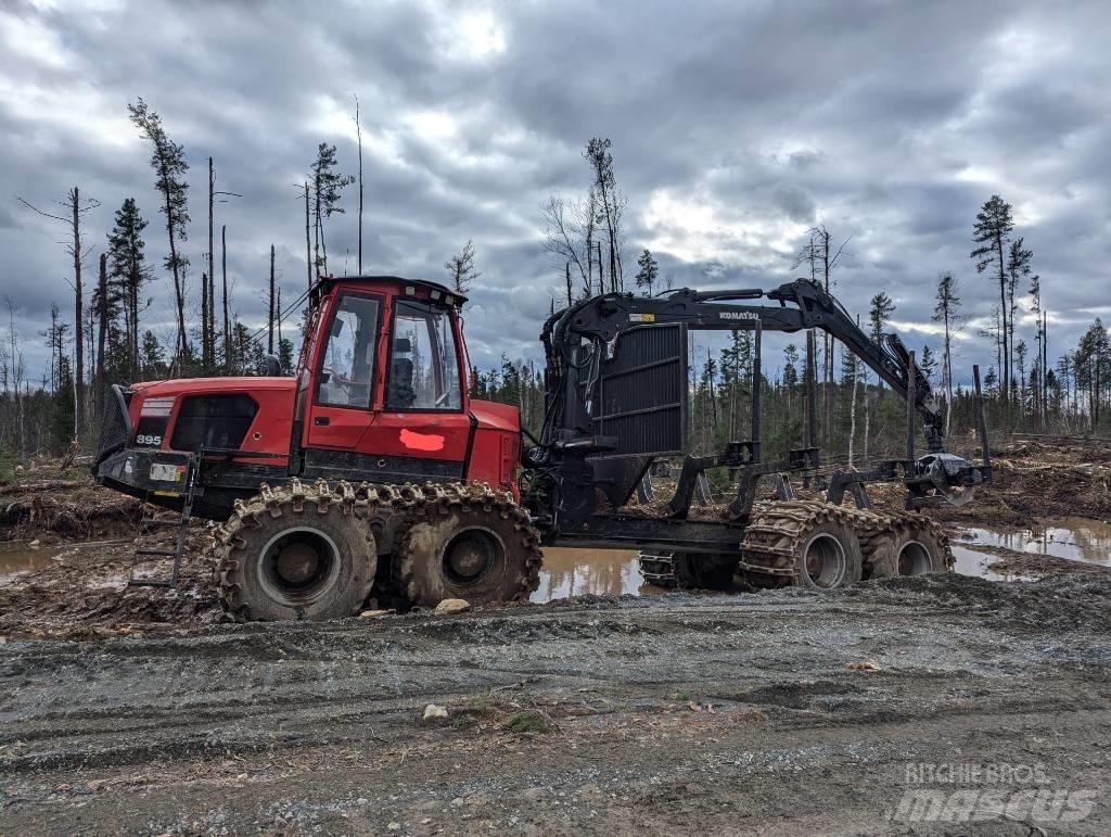 Komatsu 895 Lassbærere