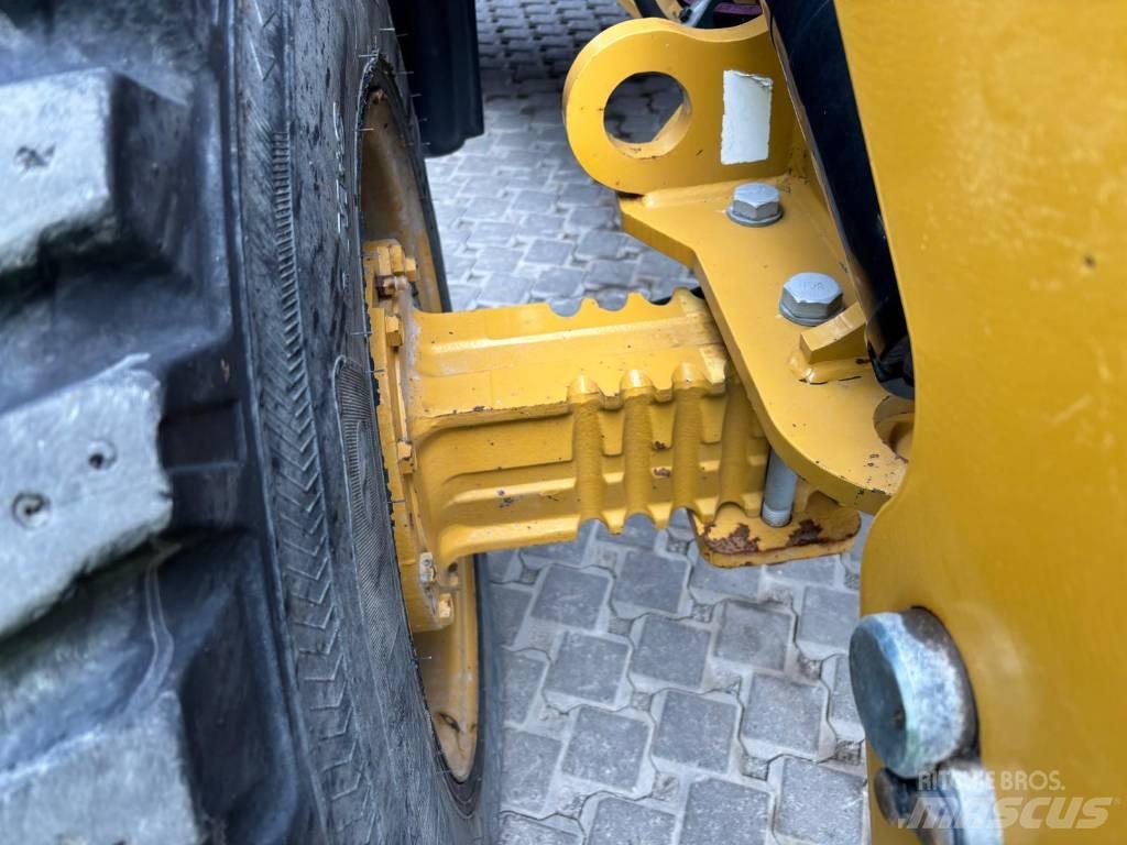 CAT 908 M Hjullastere