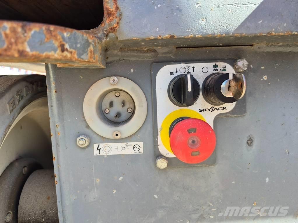 SkyJack SJ 4632 Sakselifter