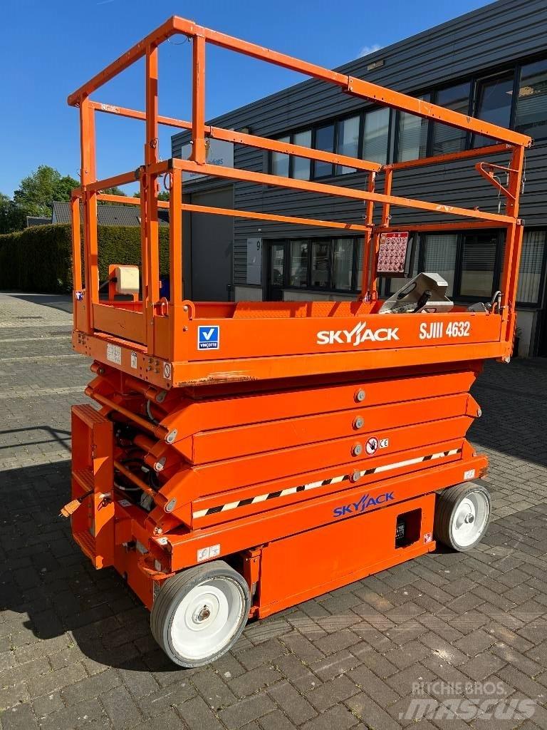 SkyJack SJ III 4632 Sakselifter
