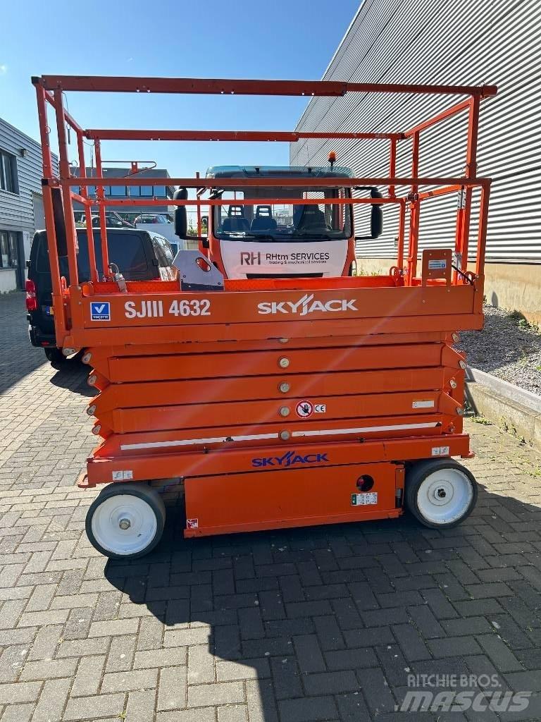 SkyJack SJ III 4632 Sakselifter