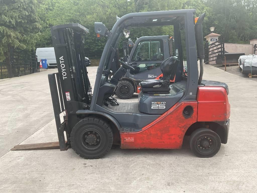 Toyota 02-8 FDF 25 Diesel Trucker