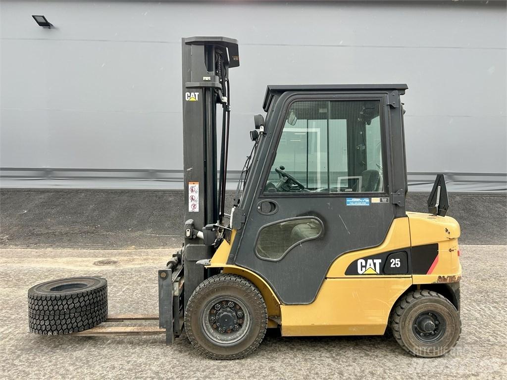 CAT DP 25 NT Diesel Trucker