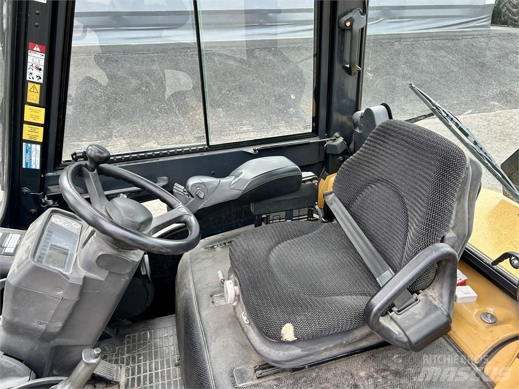 CAT DP 25 NT Diesel Trucker