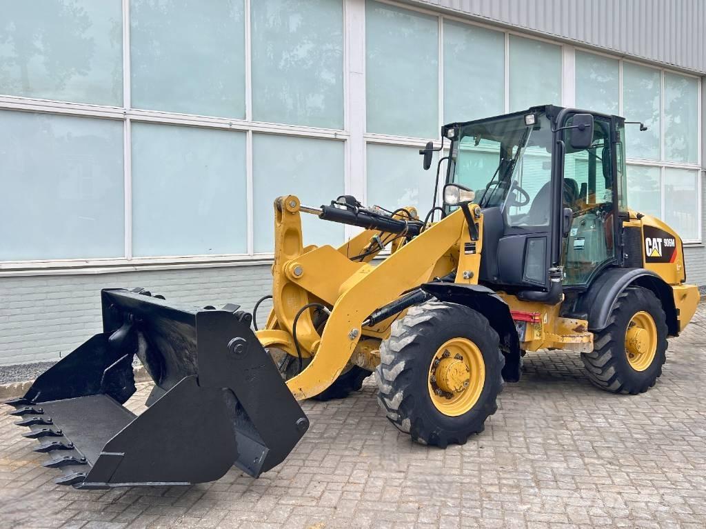 CAT 906 M    2016 Hjullastere