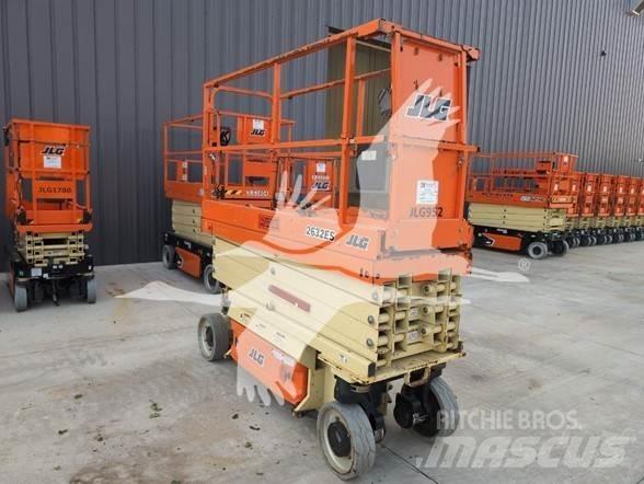 JLG 2632ES Sakselifter