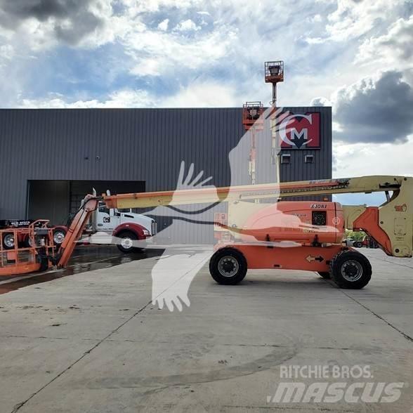 JLG 800AJ Leddede bomlifter