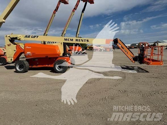 JLG 800AJ Leddede bomlifter