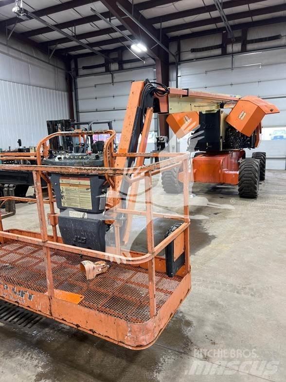 JLG 800AJ Leddede bomlifter
