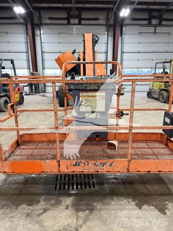 JLG 800AJ Leddede bomlifter