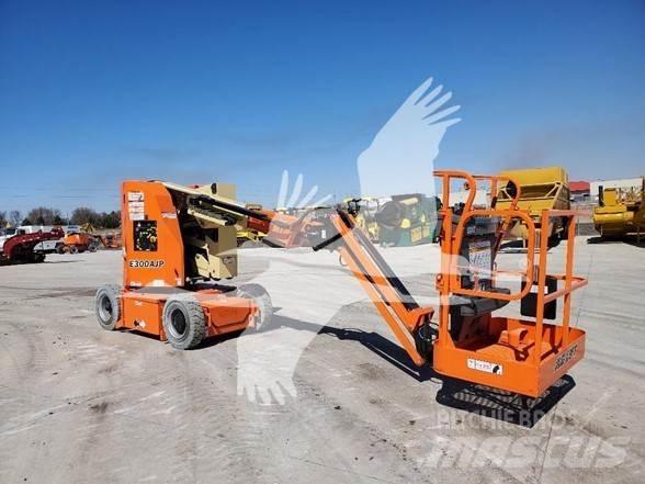 JLG E300AJP Leddede bomlifter