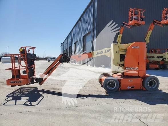 JLG E300AJP Leddede bomlifter