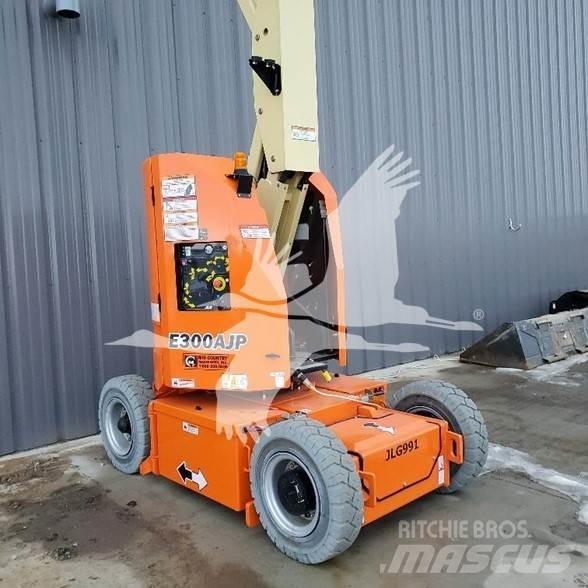 JLG E300AJP Leddede bomlifter