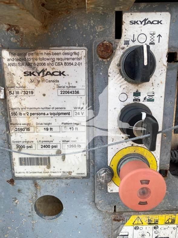 SkyJack SJ3219 Sakselifter