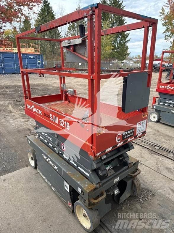 SkyJack SJ3219 Sakselifter