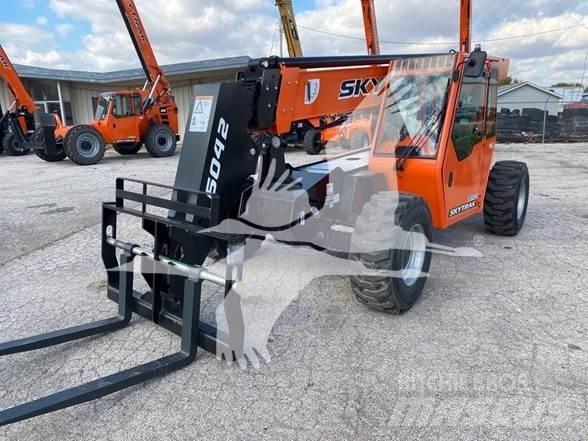 SkyTrak 6042 Teleskoplastere