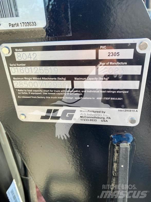 SkyTrak 8042 Teleskoplastere