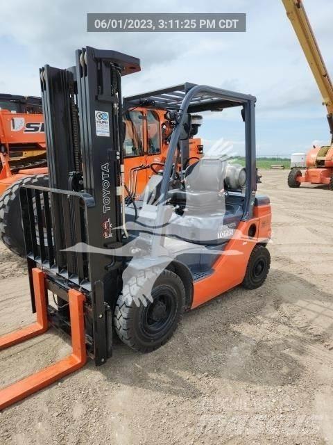 Toyota 8FGU25 Diesel Trucker