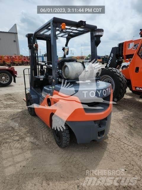 Toyota 8FGU25 Diesel Trucker