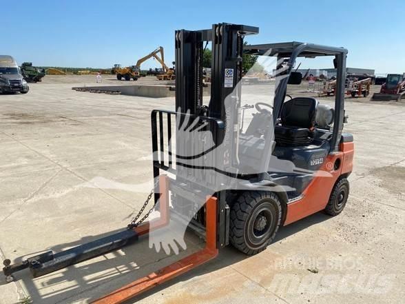 Toyota 8FGU25 Diesel Trucker