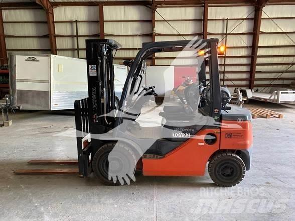 Toyota 8FGU25 Diesel Trucker
