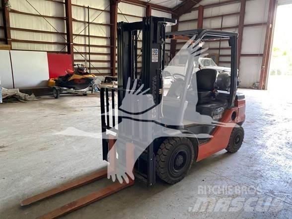 Toyota 8FGU25 Diesel Trucker