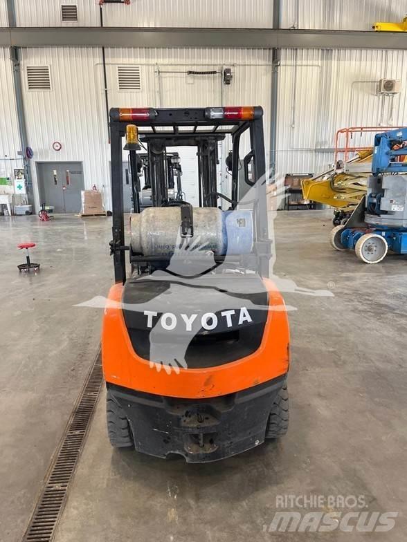 Toyota 8FGU25 Diesel Trucker