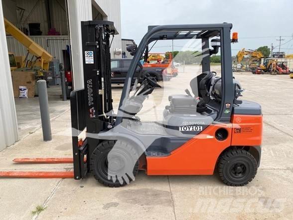 Toyota 8FGU25 Diesel Trucker