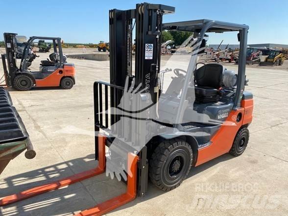 Toyota 8FGU25 Diesel Trucker