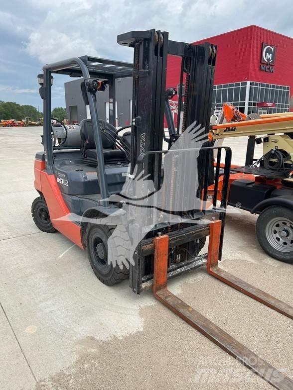 Toyota 8FGU25 Diesel Trucker